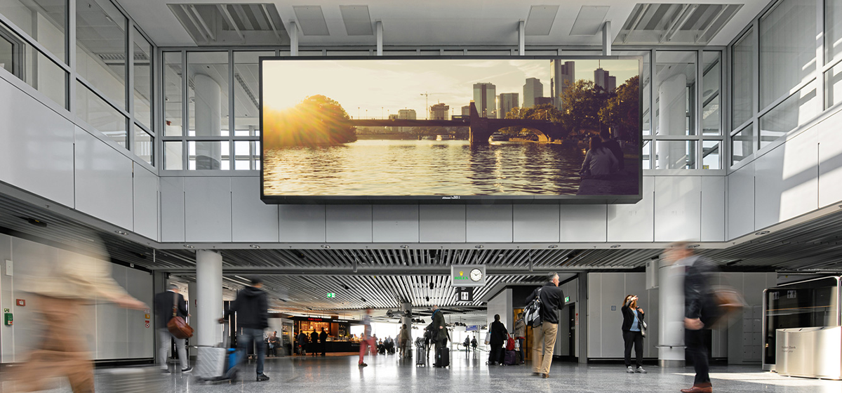 Flughafen Frankfurt LED indoor - (c) Chris Christes